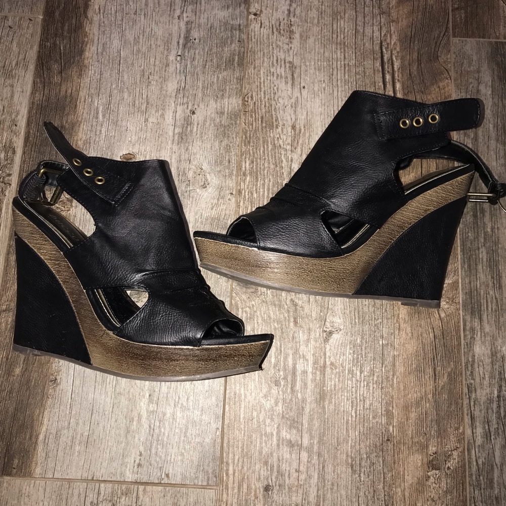 Wedge open toed